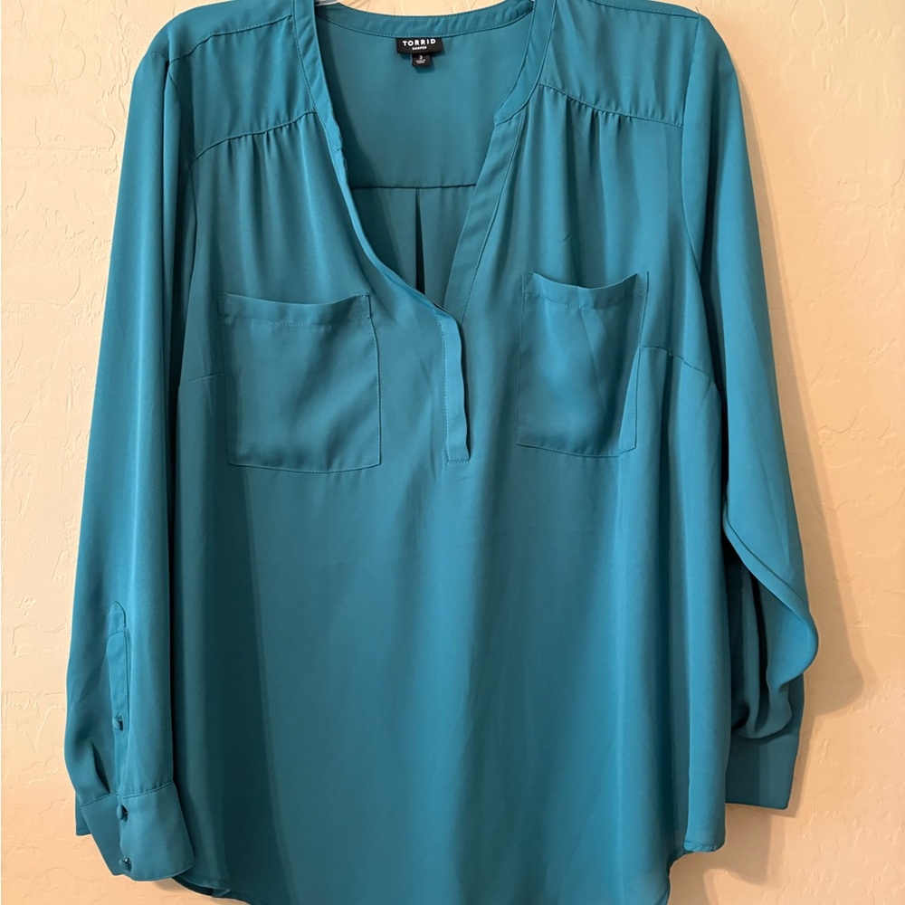 torrid Teal Pullover V-Neck Blouse with Chest Pockets